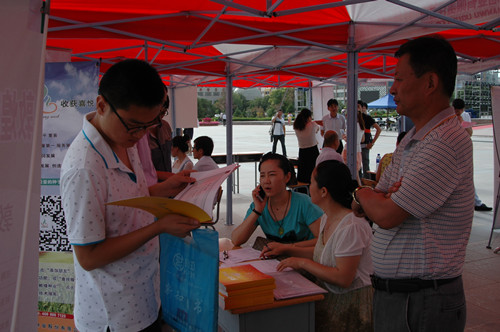 筑巢引鳳，吸納人才 敦煌種業(yè)參加酒泉市人社局組織的大型人才招聘會(huì)