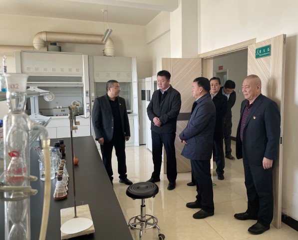 酒泉市政府黨組成員、副市長哈里別克來敦煌種業(yè)調(diào)研指導工作